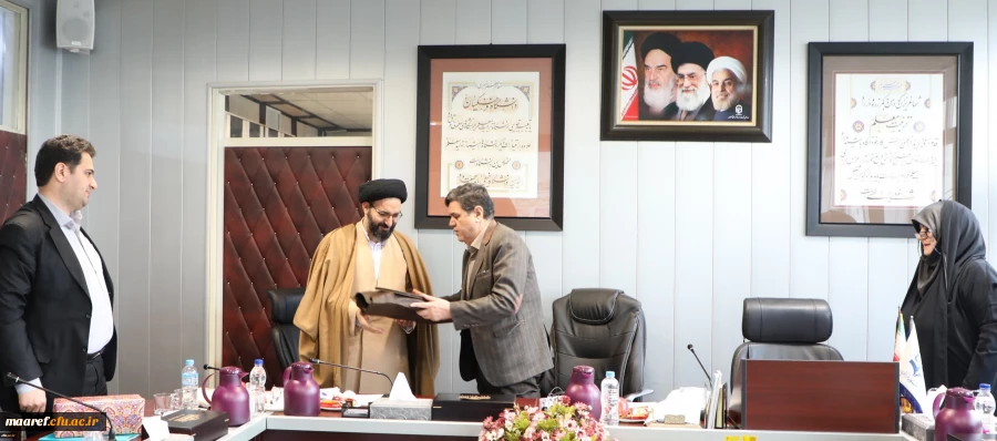 طی حکمی از سوی رییس دانشگاه فرهنگیان صورت گرفت:

انتصاب حجت الاسلام والمسلمین دادگر به سمت رئیس دبیرخانه هماهنگی گروه های معارف و تربیت اسلامی دانشگاه فرهنگیان 2